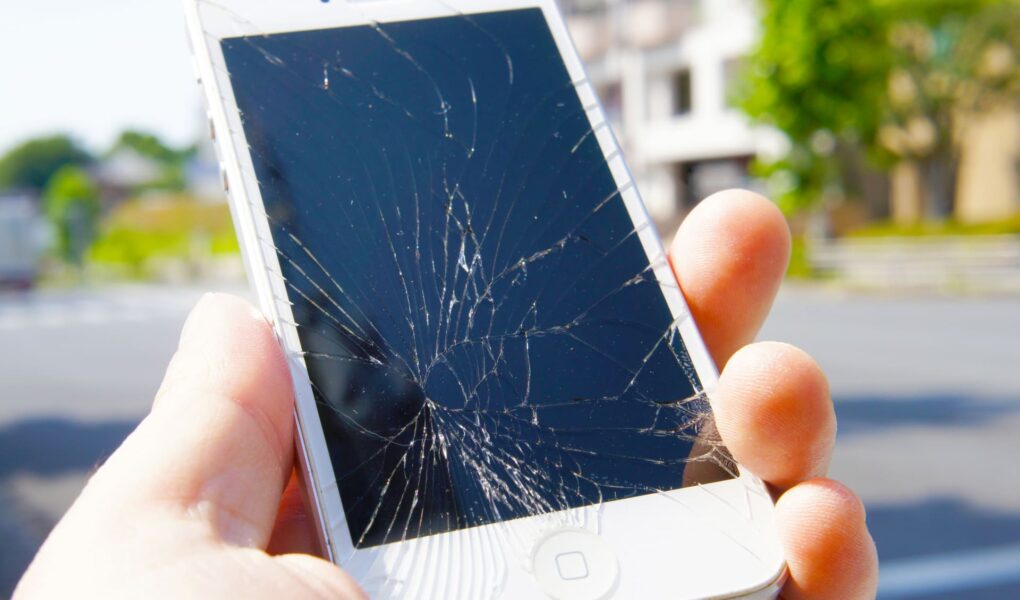 割れたスマホを売る
